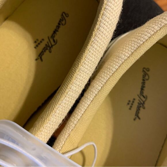 Universal Thread size 9 light yellow sneakers. - Picture 5 of 8